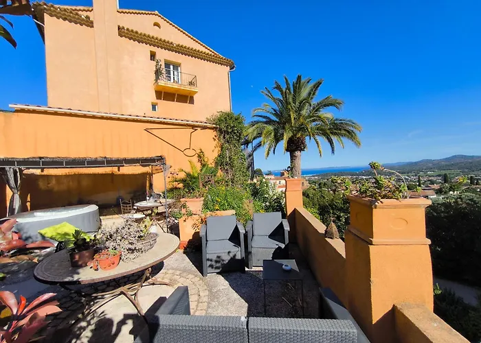 Love-Room Discret 40 M2 Bormes Les Mimosas Village Avec Terrasse
